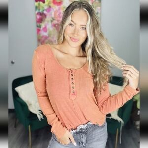 POL harvest distressed scoop neck mineral washed ribbed thum hole top women's L